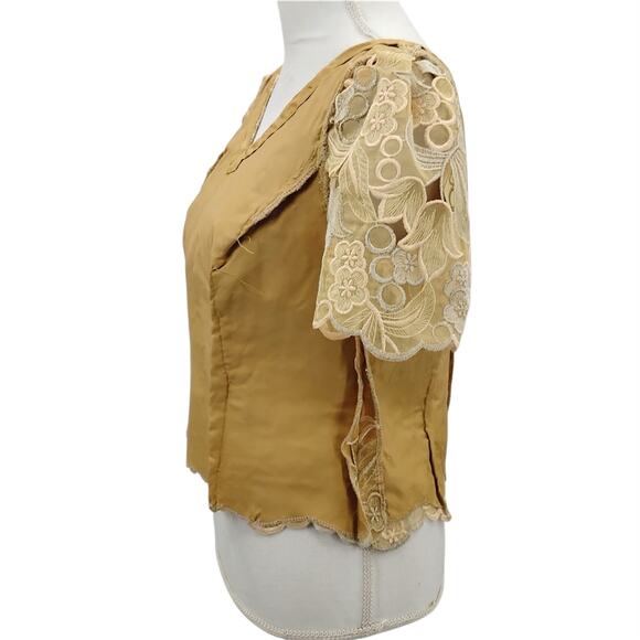 Handmade Floral Embroidered Top Shell Gold Tan Scalloped Zipper Back Size Small - Picture 7 of 9